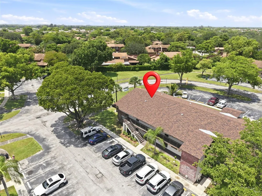 6040 Shakerwood Cir #201 Tamarac, FL 33319
