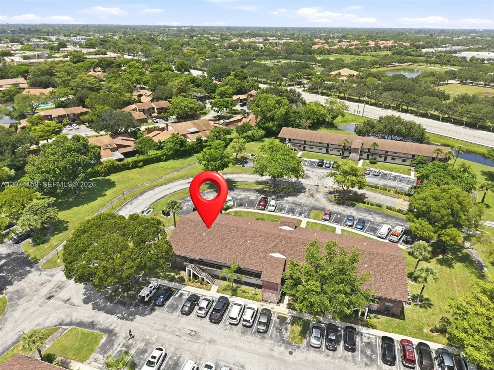6040 Shakerwood Cir #201 Tamarac, FL 33319