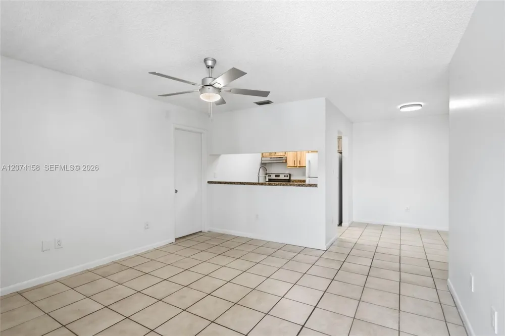 6040 Shakerwood Cir #201 Tamarac, FL 33319