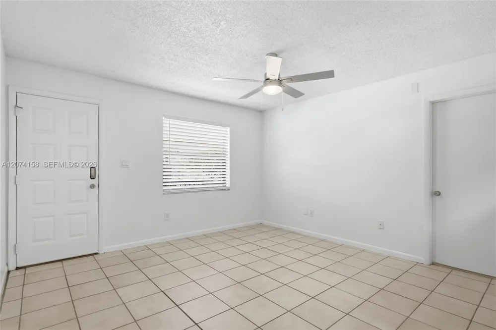 6040 Shakerwood Cir #201 Tamarac, FL 33319