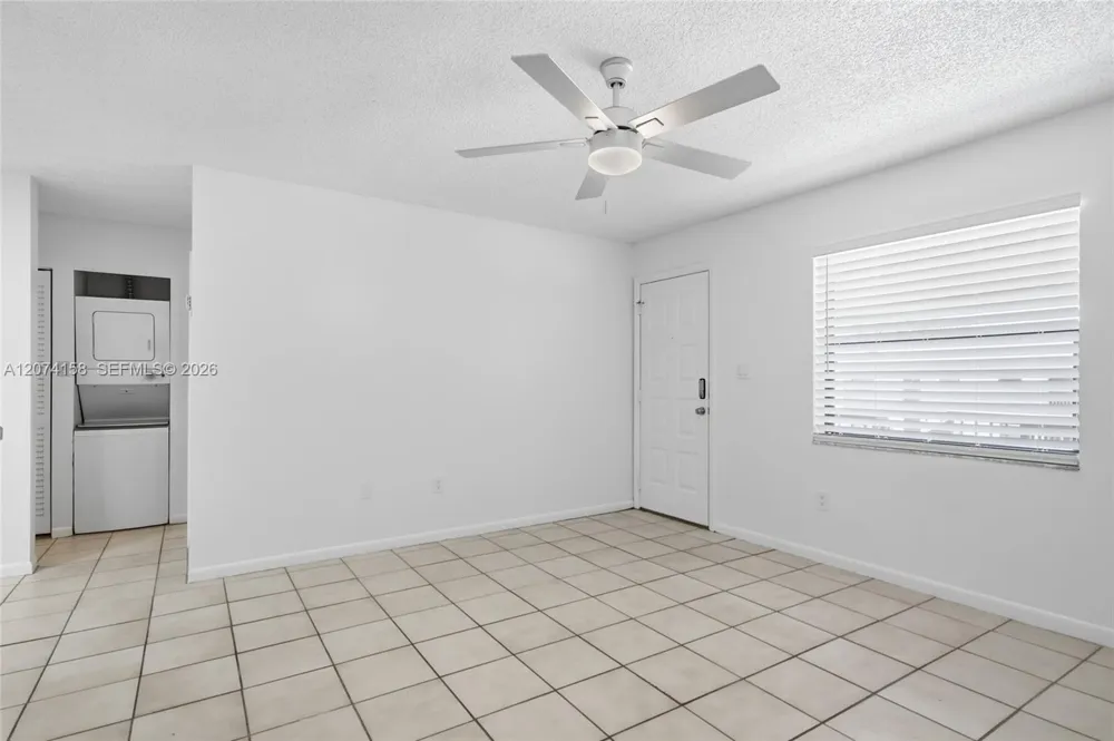 6040 Shakerwood Cir #201 Tamarac, FL 33319