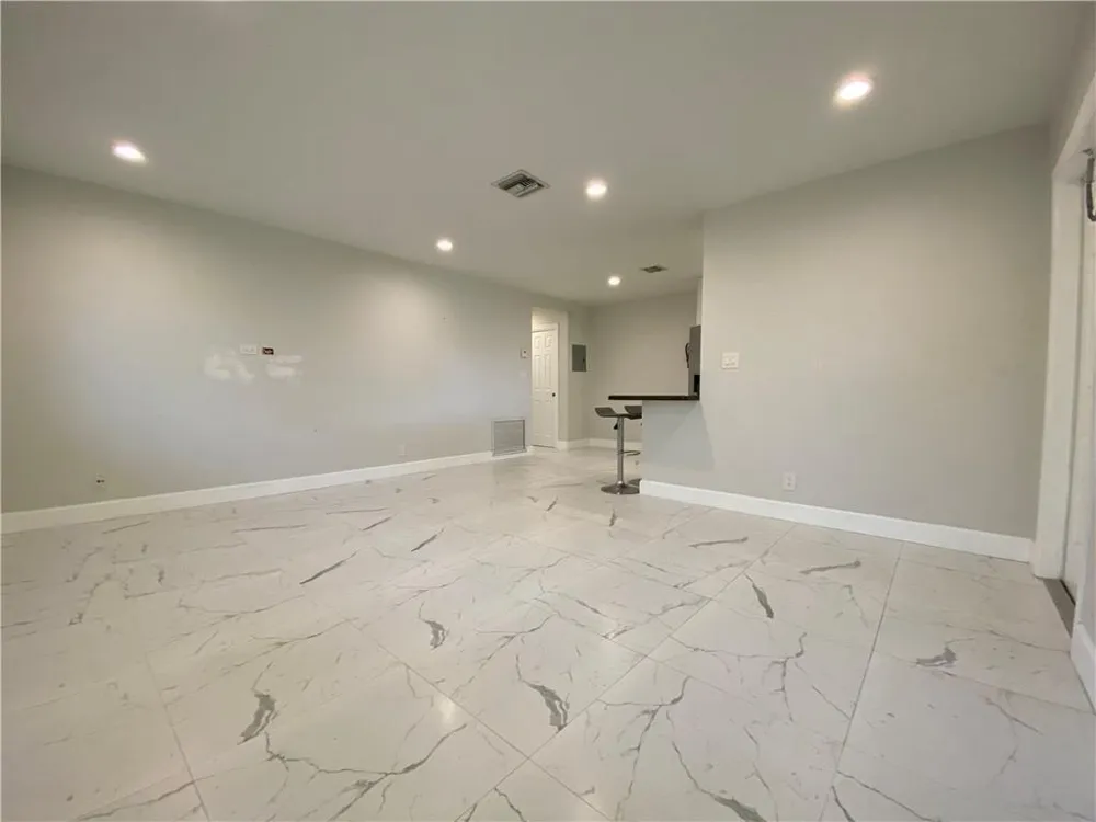 624 NE 10th Avenue #5 Fort Lauderdale, FL 33304