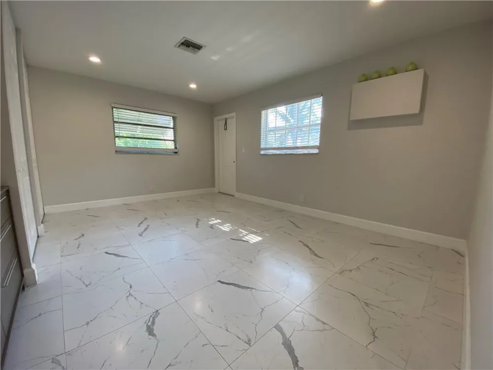 624 NE 10th Avenue #5 Fort Lauderdale, FL 33304