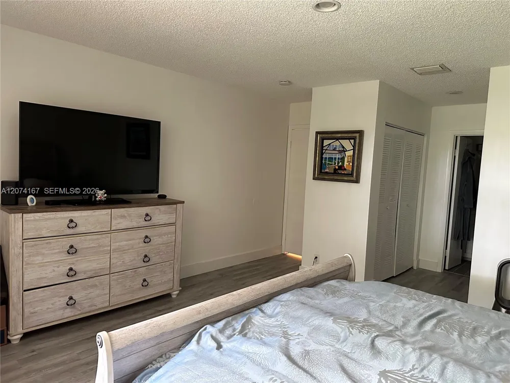 9849 S Riverside Dr #8-26 Coral Springs, FL 33071