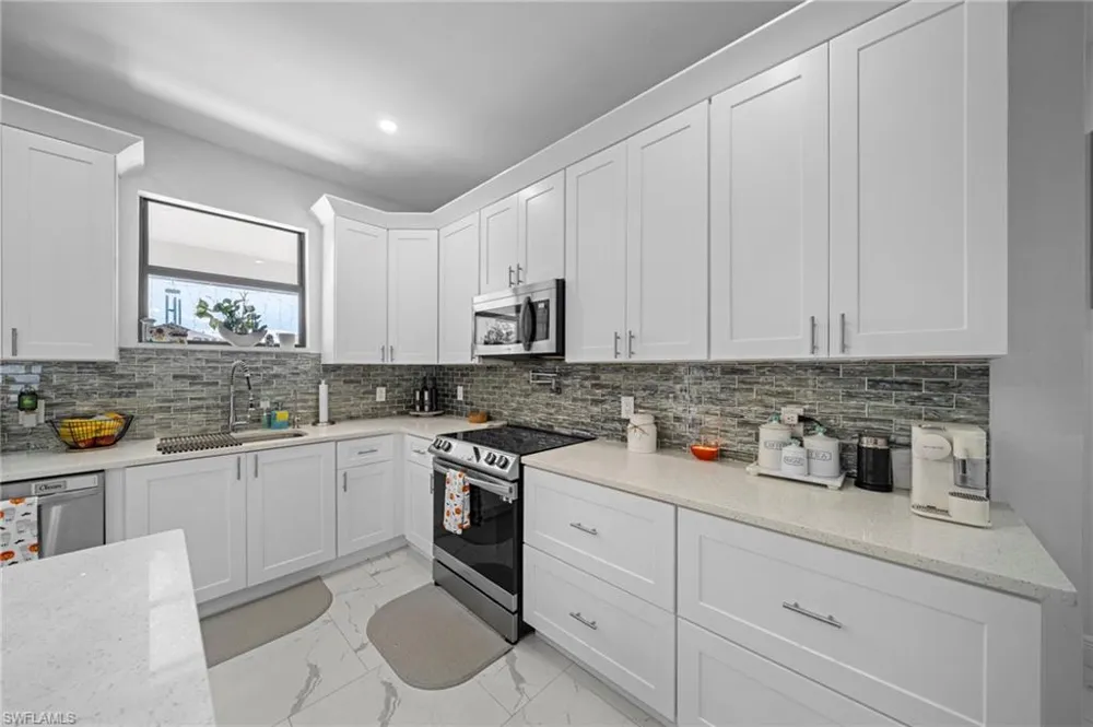 3713 25th Street SW Lehigh Acres, FL 33976