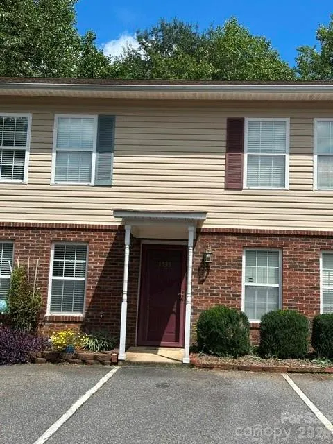 1535 20th Avenue NE Hickory, NC 28601