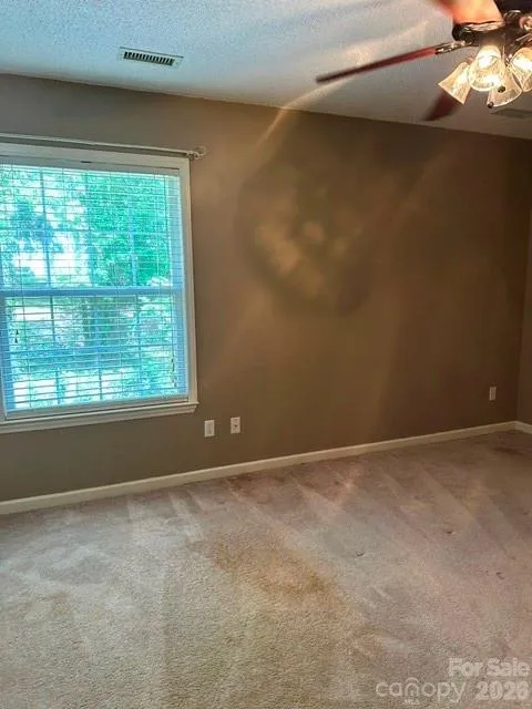 1535 20th Avenue NE Hickory, NC 28601