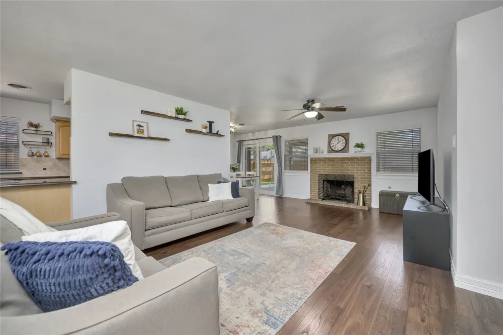2812 Norwood Lane Arlington, TX 76013