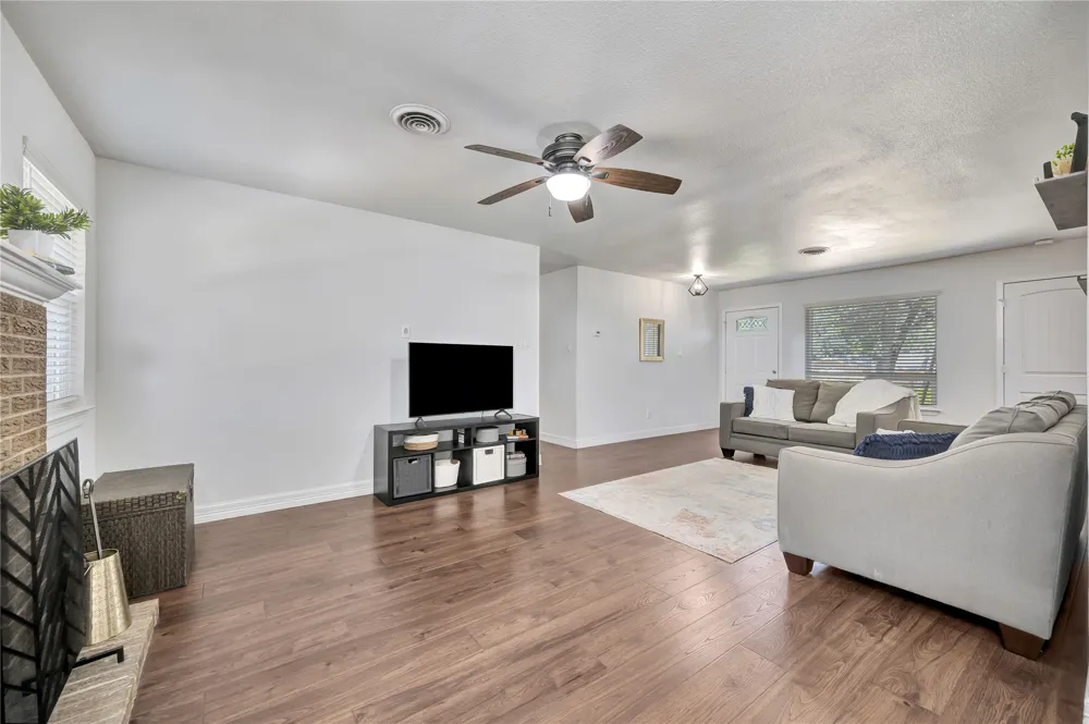2812 Norwood Lane Arlington, TX 76013