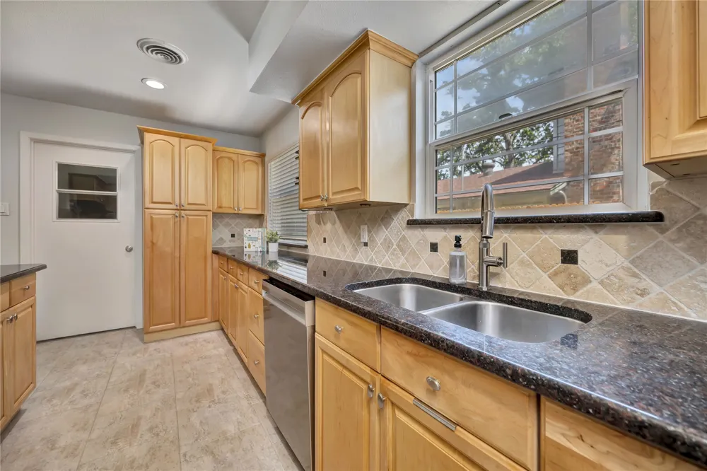 2812 Norwood Lane Arlington, TX 76013