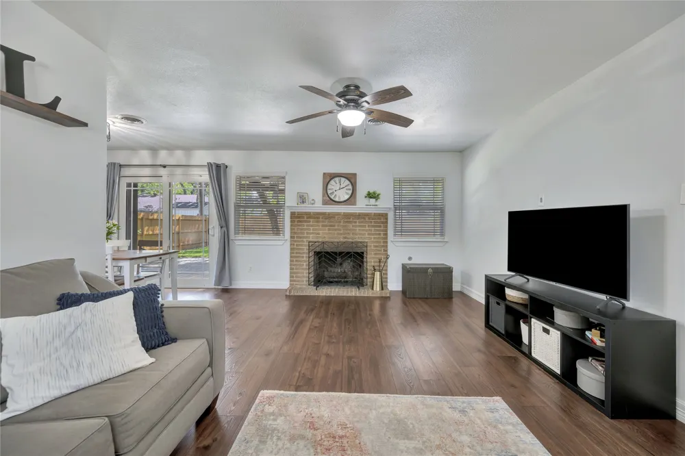 2812 Norwood Lane Arlington, TX 76013