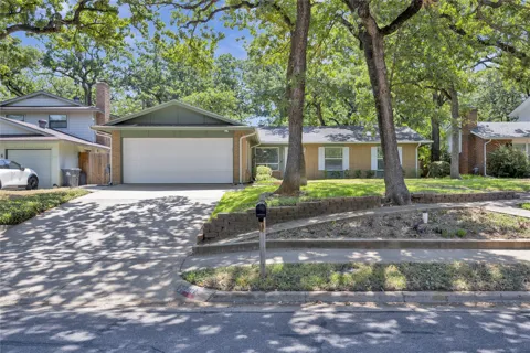 2812 Norwood Lane