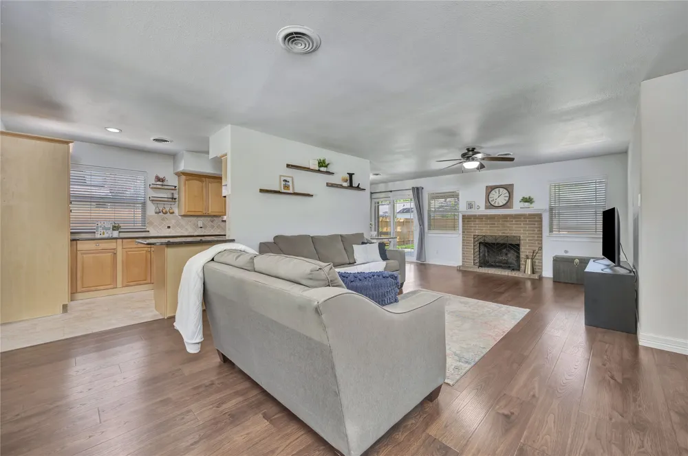 2812 Norwood Lane Arlington, TX 76013