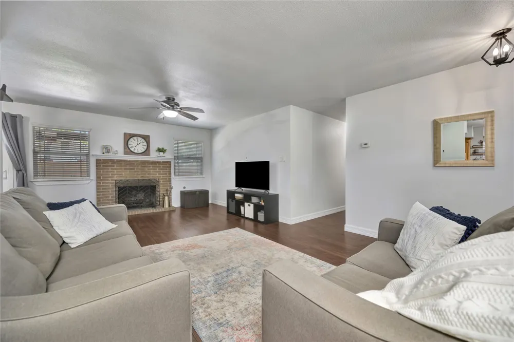 2812 Norwood Lane Arlington, TX 76013
