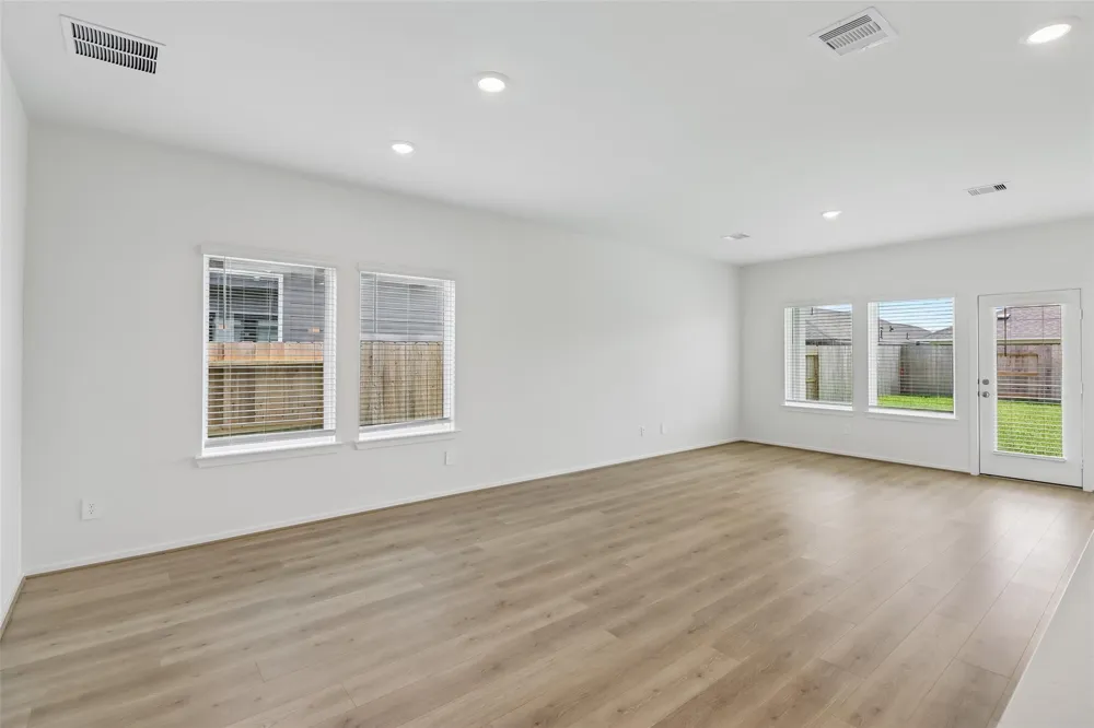 5113 Redbud Valley Drive Pearland, TX 77584