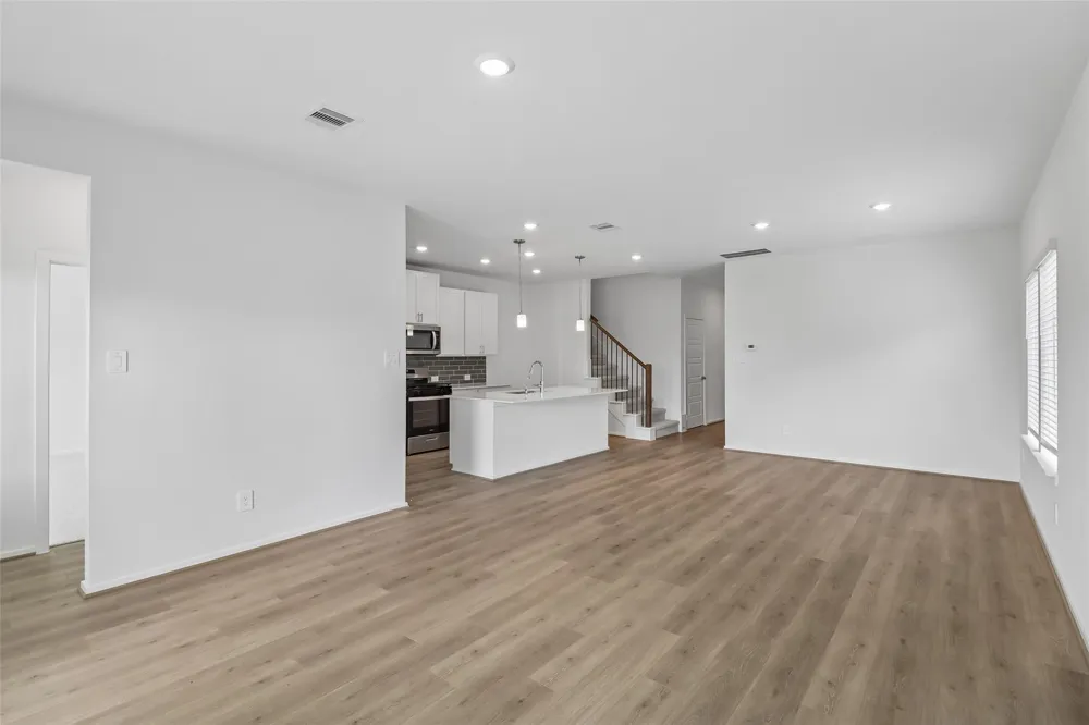 5113 Redbud Valley Drive Pearland, TX 77584