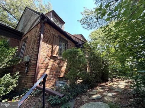 3123 MILITARY ROAD