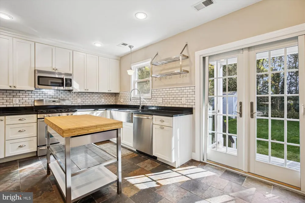 1114 21ST STREET S Arlington, VA 22202