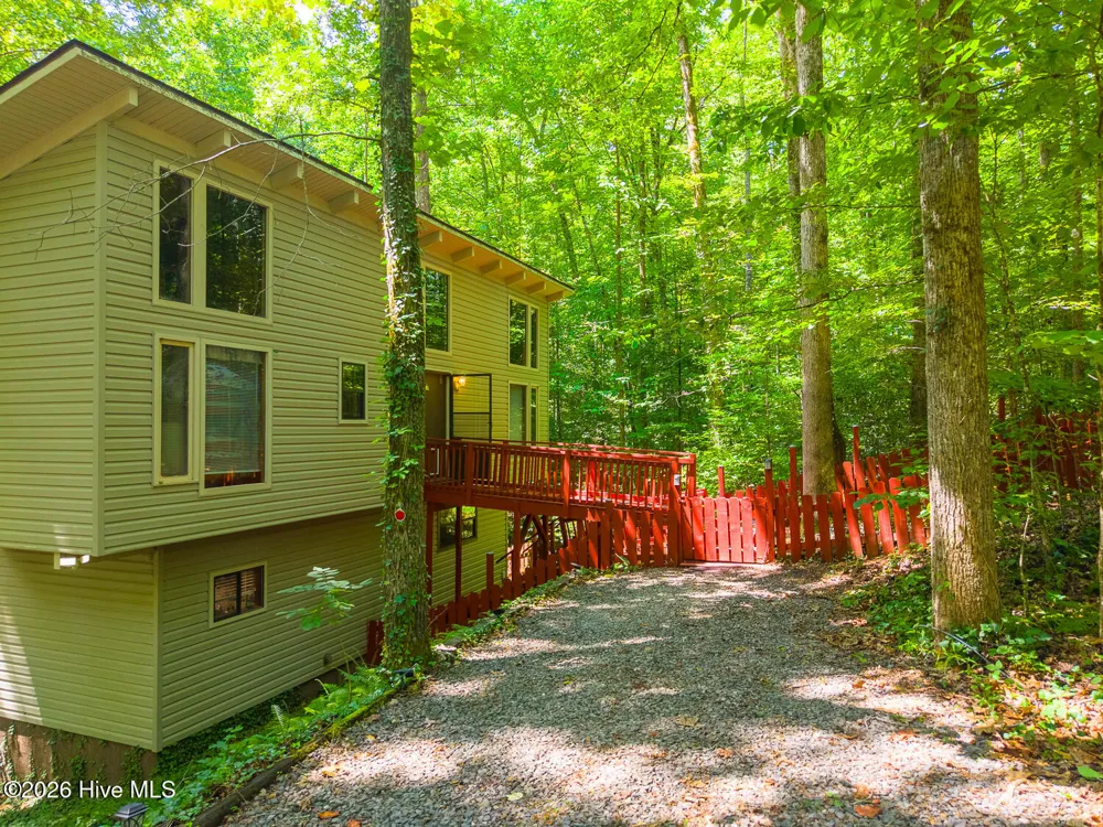 1410 Village Road Murphy, NC 28906