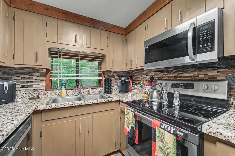 1410 Village Road Murphy, NC 28906