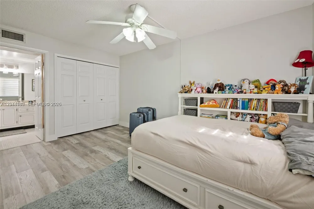 301 Racquet Club Rd #104 Weston, FL 33326