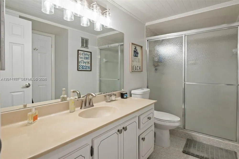 301 Racquet Club Rd #104 Weston, FL 33326