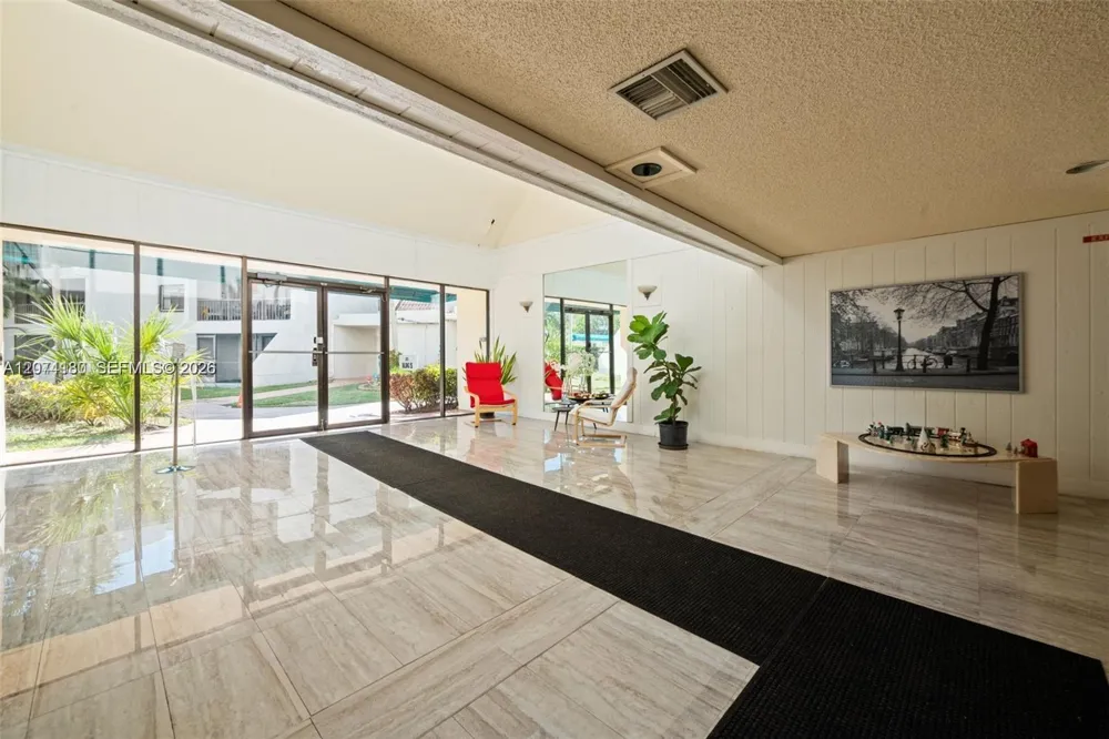 301 Racquet Club Rd #104 Weston, FL 33326