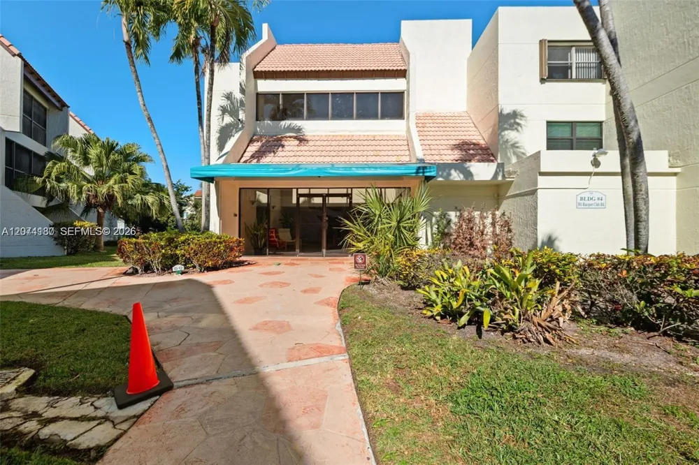301 Racquet Club Rd #104 Weston, FL 33326