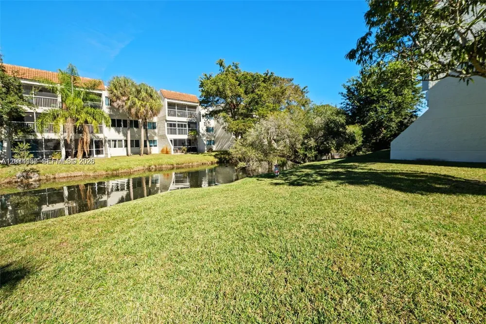 301 Racquet Club Rd #104 Weston, FL 33326