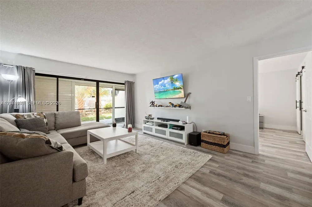 301 Racquet Club Rd #104 Weston, FL 33326