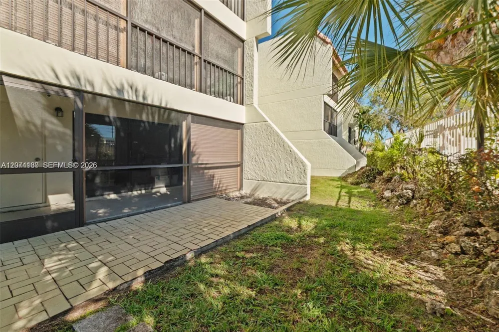 301 Racquet Club Rd #104 Weston, FL 33326