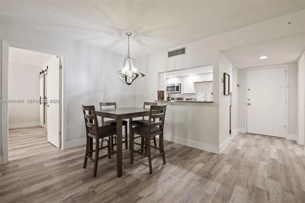 301 Racquet Club Rd #104 Weston, FL 33326