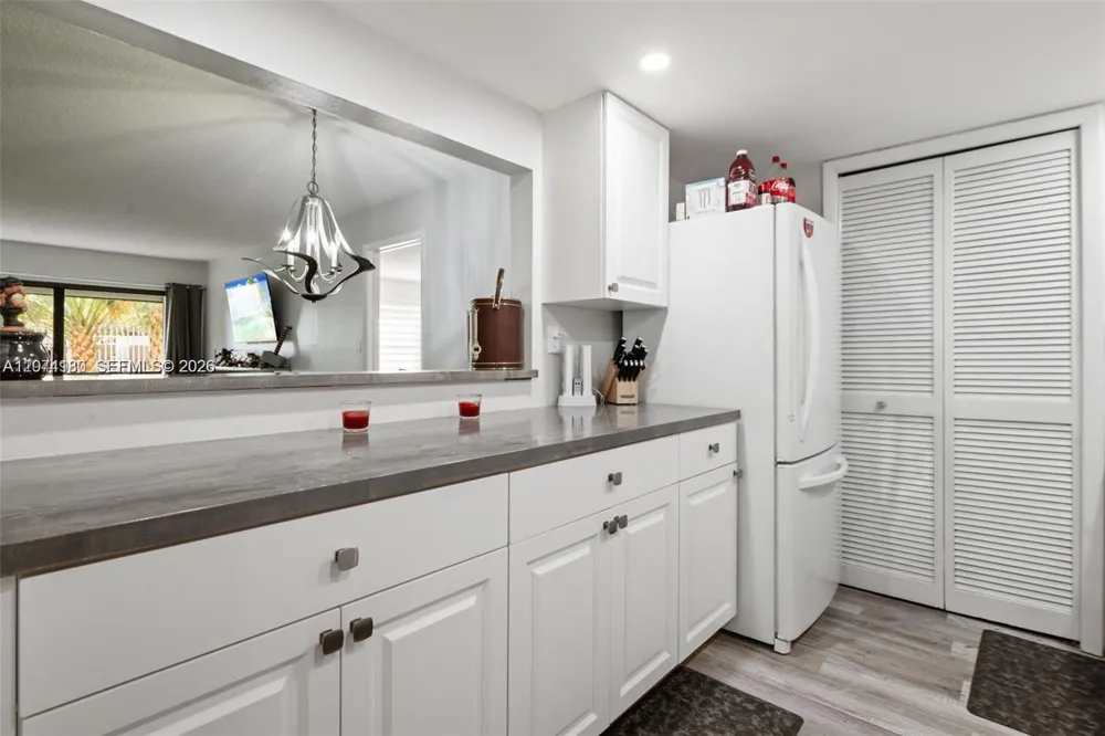 301 Racquet Club Rd #104 Weston, FL 33326