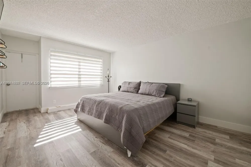 301 Racquet Club Rd #104 Weston, FL 33326