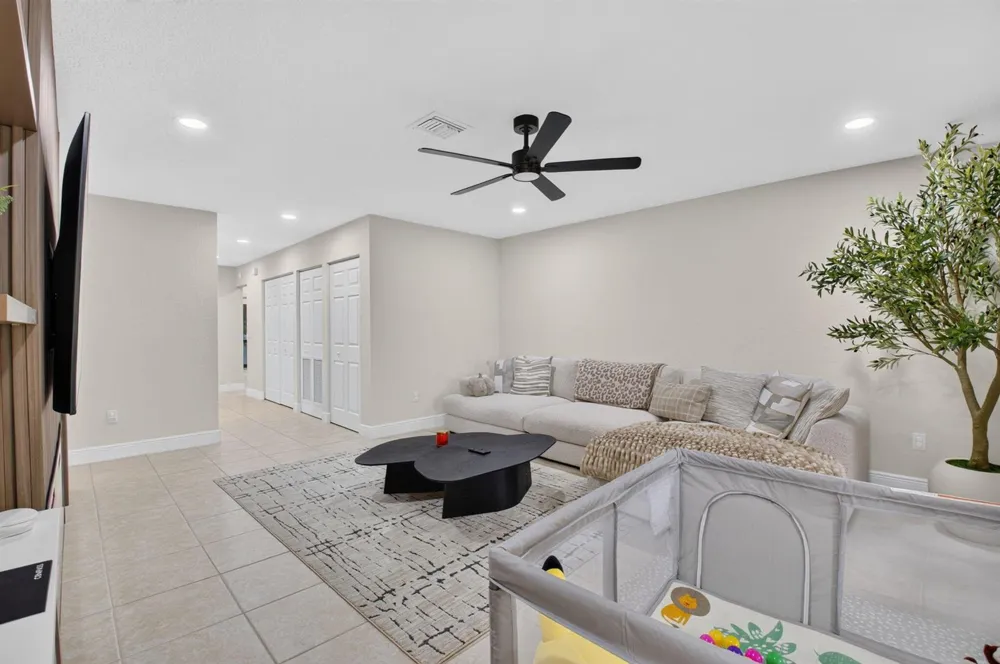 9292 Sabal Ridge Circle #C Boca Raton, FL 33434