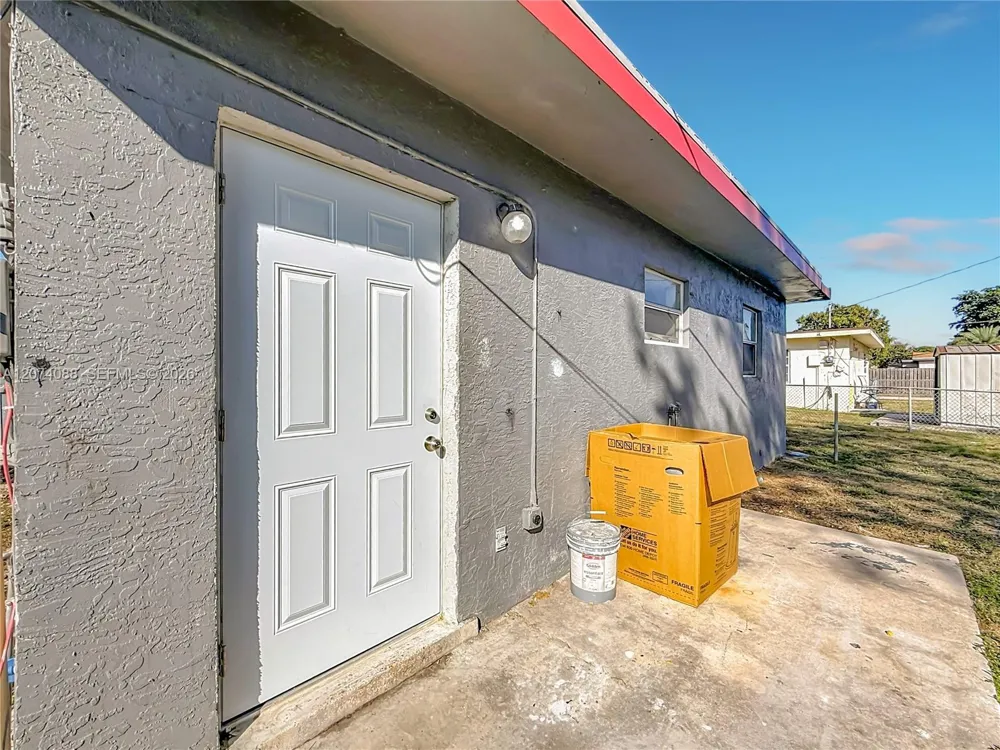 2408 NW 8th St Pompano Beach, FL 33069