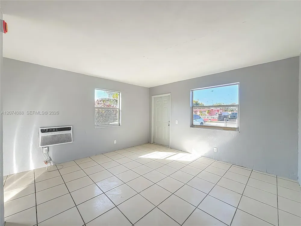 2408 NW 8th St Pompano Beach, FL 33069
