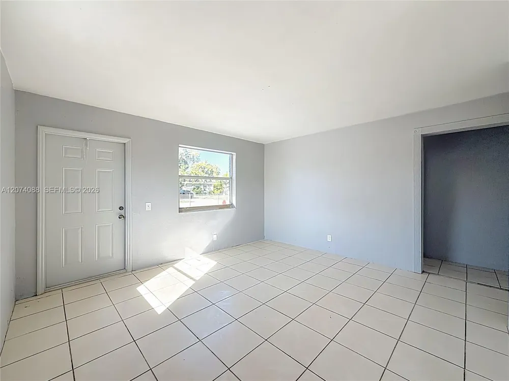 2408 NW 8th St Pompano Beach, FL 33069