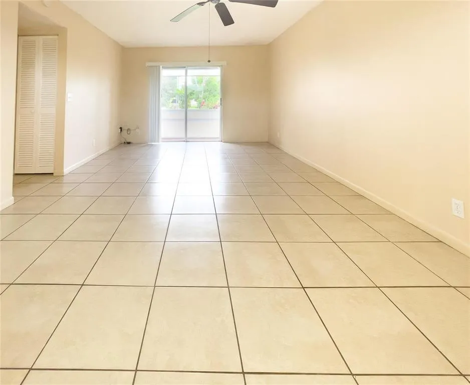 200 BONNIE BOULEVARD #117 Palm Springs, FL 33461