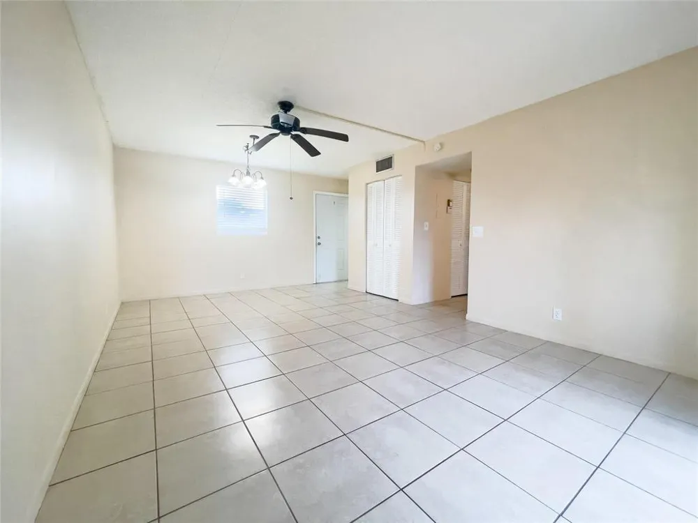 200 BONNIE BOULEVARD #117 Palm Springs, FL 33461