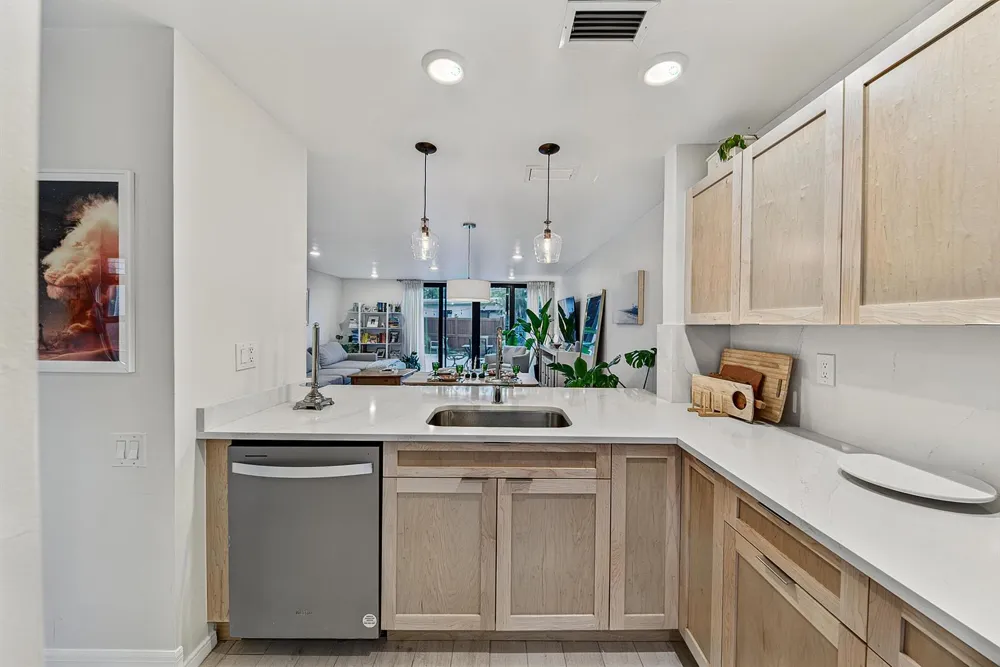 1315 MIAMI ROAD #D Fort Lauderdale, FL 33316