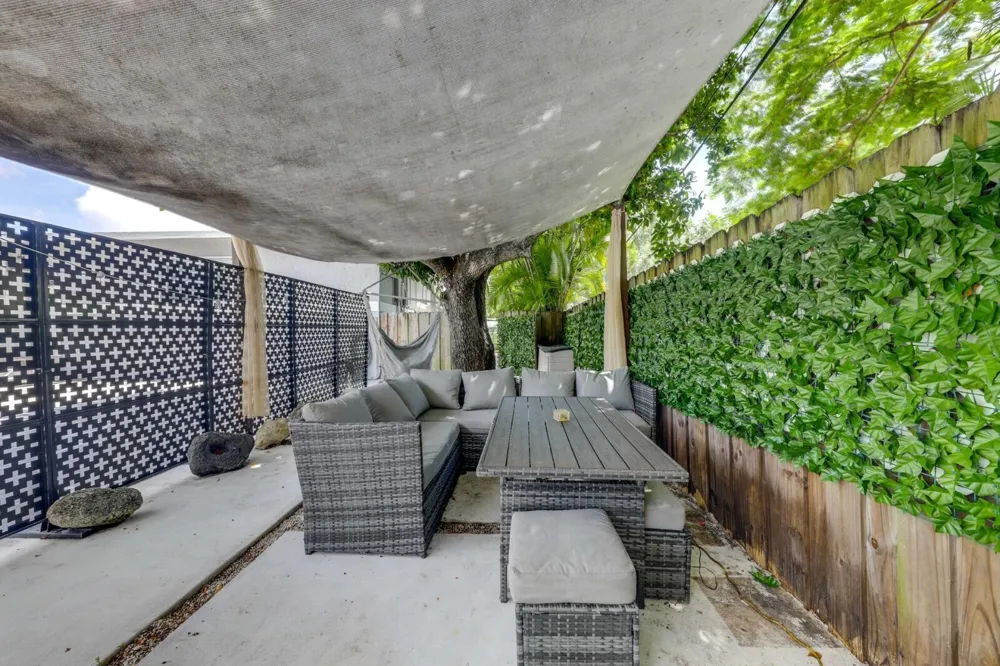 3609 SW 58TH AVENUE West Park, FL 33023