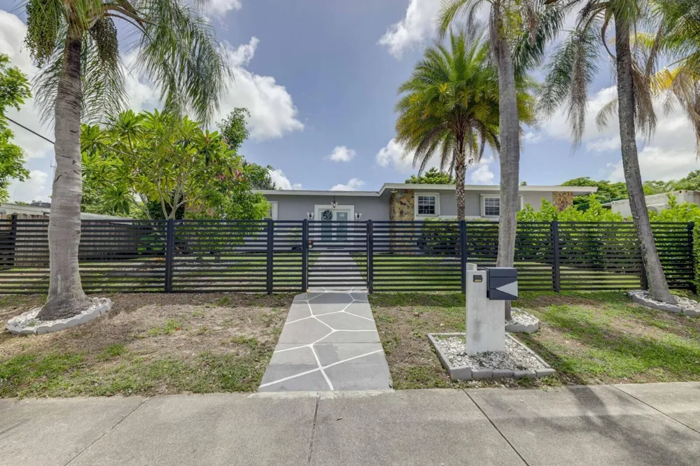 3609 SW 58TH AVENUE West Park, FL 33023