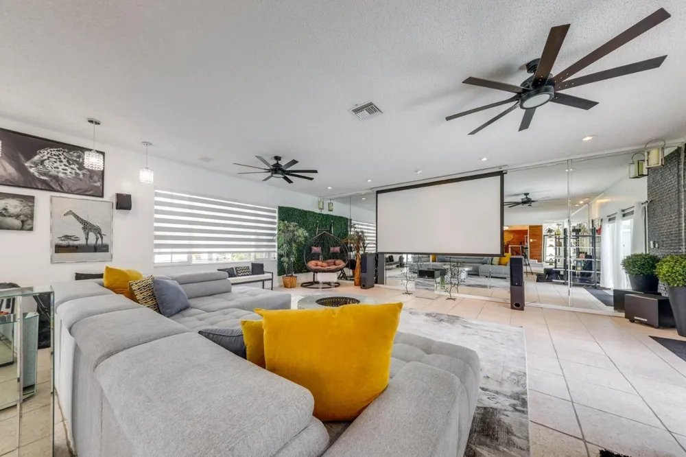 3609 SW 58TH AVENUE West Park, FL 33023