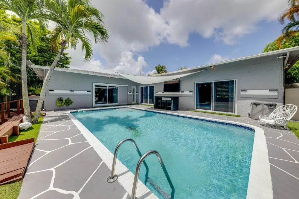 3609 SW 58TH AVENUE West Park, FL 33023
