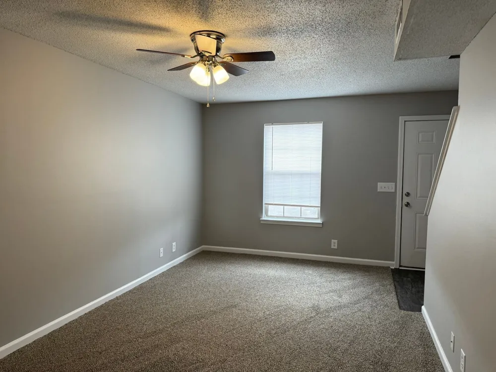 2453 W Wilson Rd #2 Clarksville, TN 37043