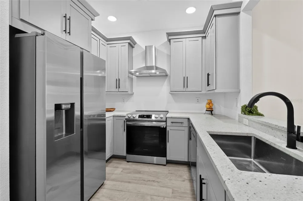 3687 PARKRIDGE CIRCLE #8-106 Sarasota, FL 34243