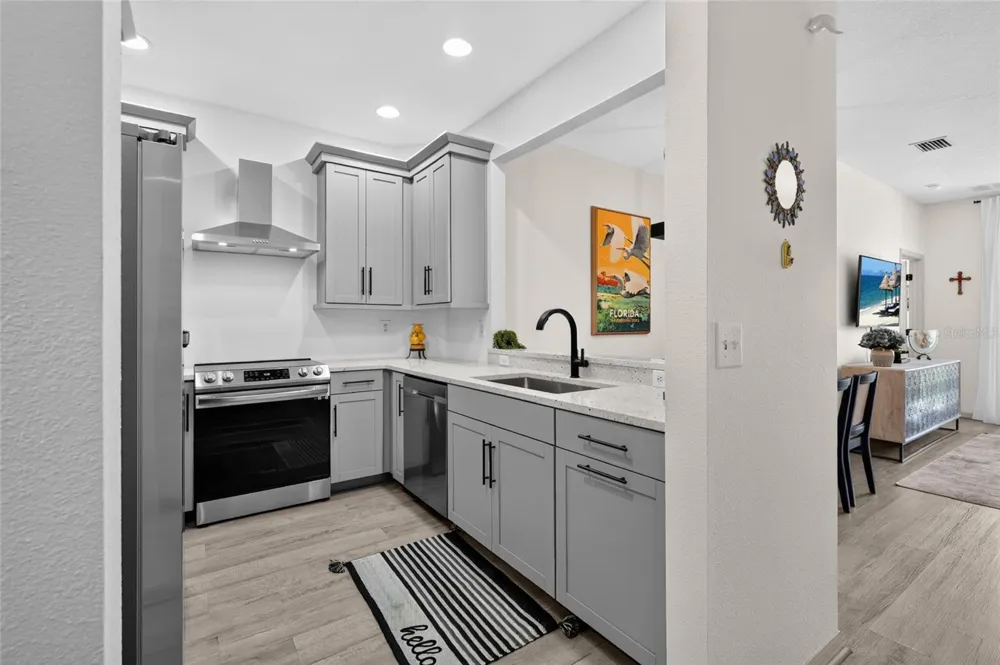 3687 PARKRIDGE CIRCLE #8-106 Sarasota, FL 34243