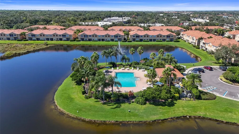 3687 PARKRIDGE CIRCLE #8-106 Sarasota, FL 34243