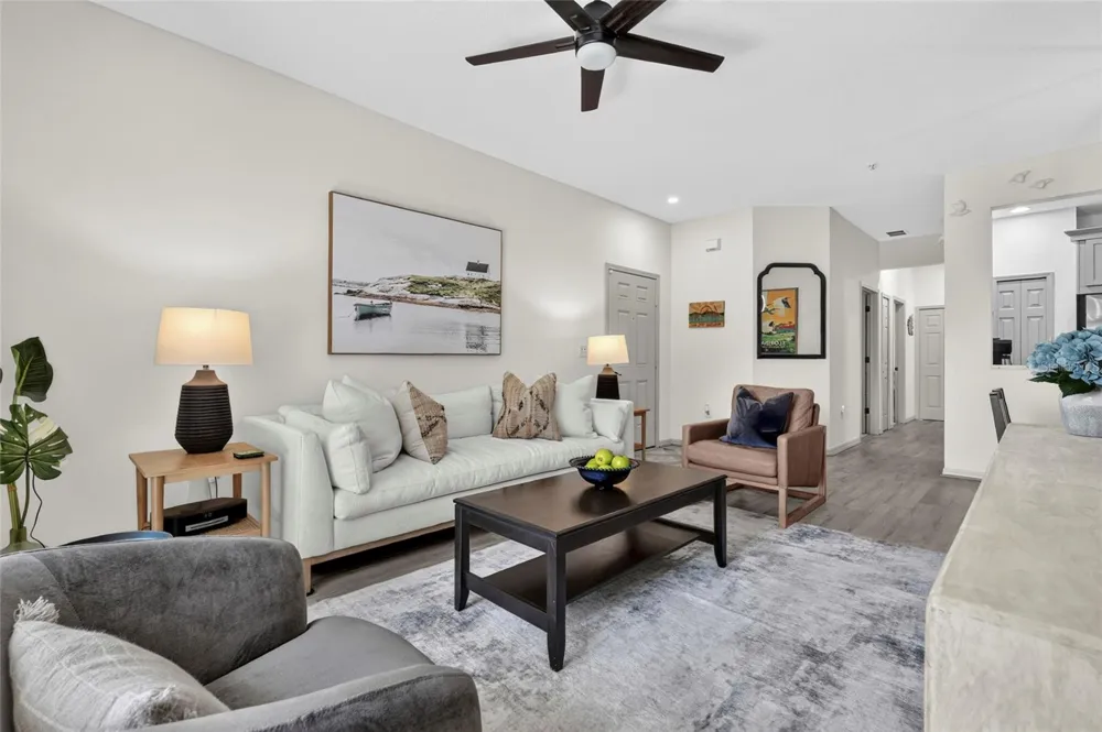 3687 PARKRIDGE CIRCLE #8-106 Sarasota, FL 34243